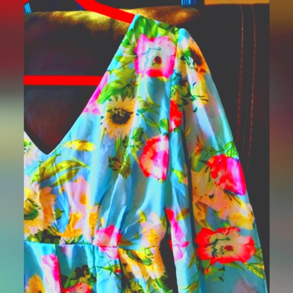 Floral Sleeve-split, V-neck Romper